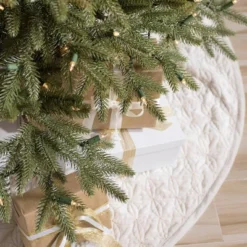 Balsam Hill 7.5' Clear LED Stratford Spruce Tree 15 Balsam Hill 7.5' Clear LED Stratford Spruce Tree -Northlight Sale GUEST 3a56a860 a1f2 47f9 8ad8 bdfe52a04f6e