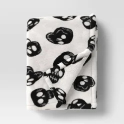 Plush Throw Blanket - Hyde And EEK! Boutique™ -Northlight Sale GUEST ea44099d 4adc 4816 9fa8 4f7ce0d065eb